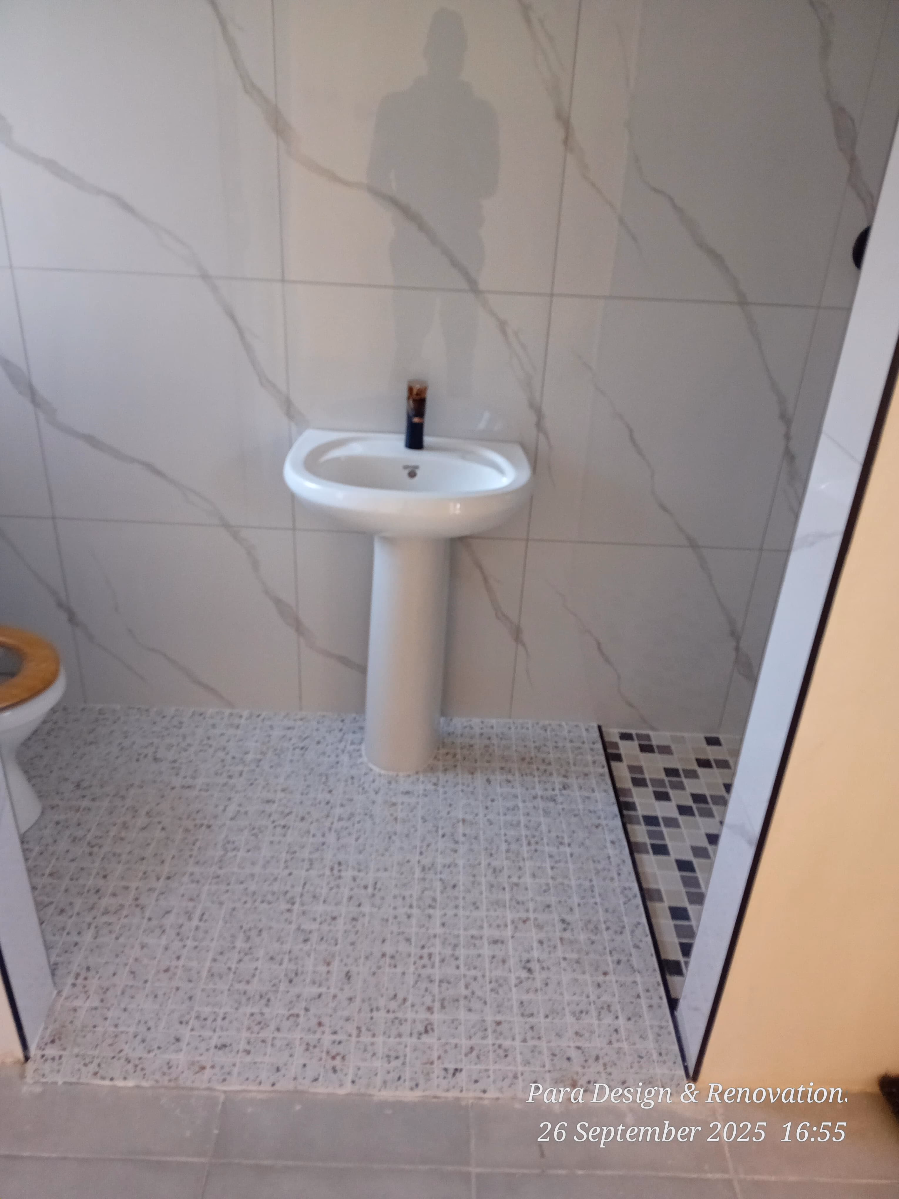 Interior ceiling bulkhead installation