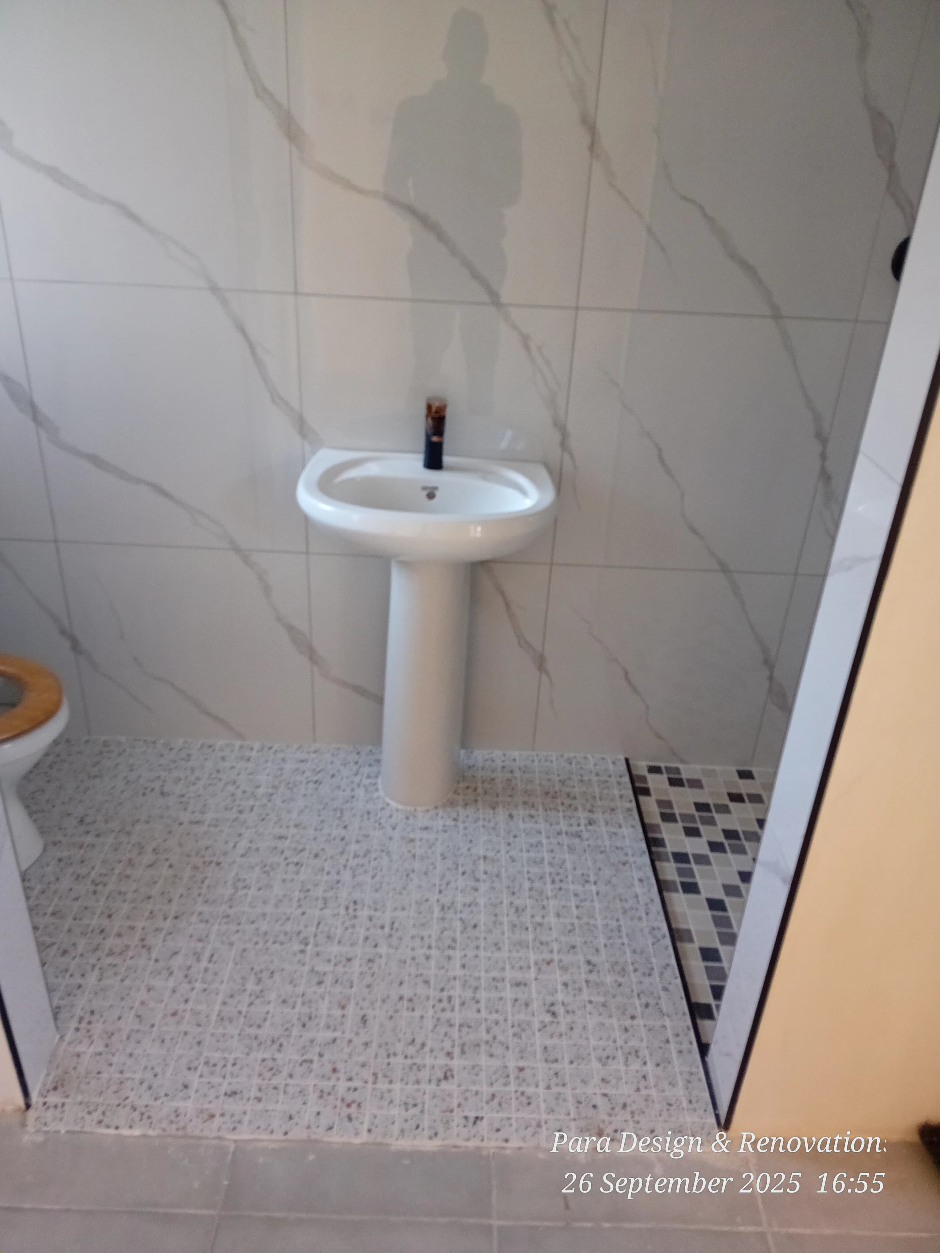 Interior ceiling bulkhead installation